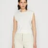 Anna Field T-Shirt Basic - Off-white -Anna Field 75a5df61e76d4c1391ef89c27a5e3fe5