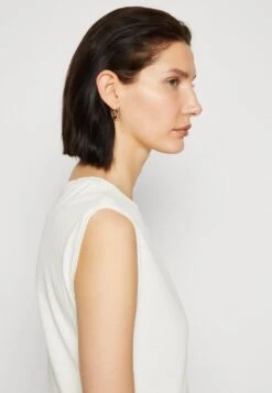 Anna Field T-Shirt Basic - Off-white 11 Anna Field T-Shirt Basic - Off-white -Anna Field 76c83fff5a7b4b4c88a0a9e3a714eb1e