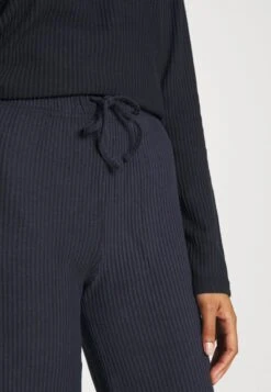 Anna Field RIB SLOUCH PJ SET - Nachtwäsche Set - Blue 12 Anna Field RIB SLOUCH PJ SET - Nachtwäsche Set - Blue -Anna Field 88673e326a764a42a99ed710ca0c91f3