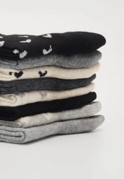 Anna Field HEART ANKLE 8 PACK - Socken - Black/grey 9 Anna Field HEART ANKLE 8 PACK - Socken - Black/grey -Anna Field e1cc9aea30c24ade85d43d5d32a45d02