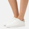 Anna Field Sneaker Low - White/gold 1 Anna Field Sneaker Low - White/gold -Anna Field e4c9e6ccf0364accb8709b2643a1adb7